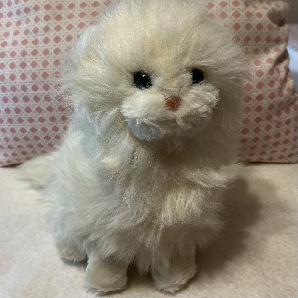 Vintage 1983 Dakin White Persian Long Hair Kitty Cat Plush Green Eyes Fluffy 10"